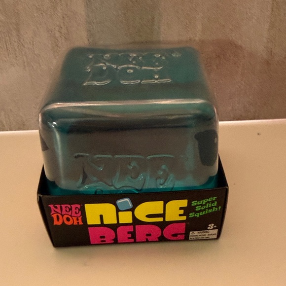 Needoh Other - Nice Berg Squishy Toy - Blue